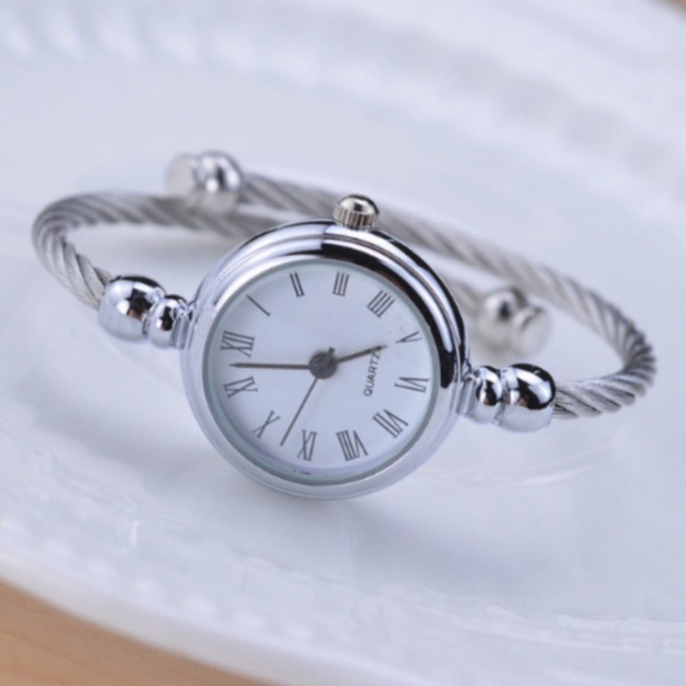 NEW 4 Styles Elegant Bracelet Watch - Picture 5 of 8